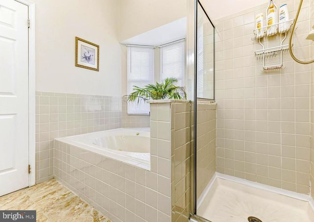 151 LA COSTA DR, Blackwood, NJ 08012