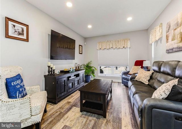 151 LA COSTA DR, Blackwood, NJ 08012