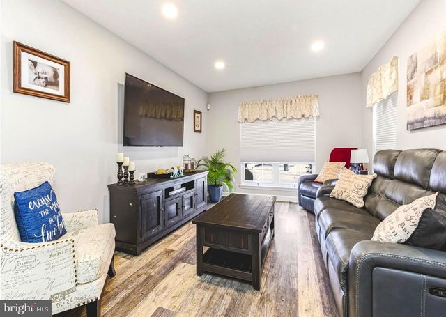 151 LA COSTA DR, Blackwood, NJ 08012