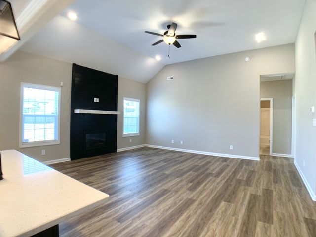 413 Ayden Ln, Clarksville, TN 37042