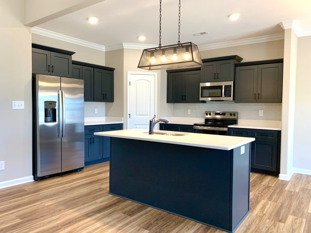 413 Ayden Ln, Clarksville, TN 37042