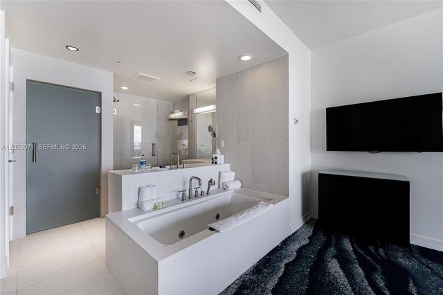 3101 Bayshore Dr 1402, Fort Lauderdale, FL 33304