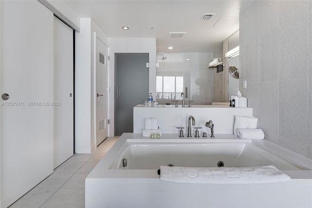 3101 Bayshore Dr 1402, Fort Lauderdale, FL 33304