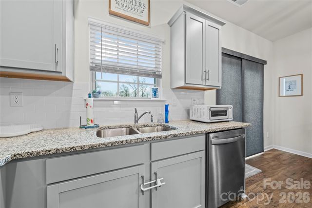 7549 Stonehouse Drive, Gastonia, NC 28056