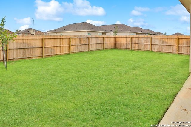2716 SIERRA CHICAS LN, Seguin, TX 78155