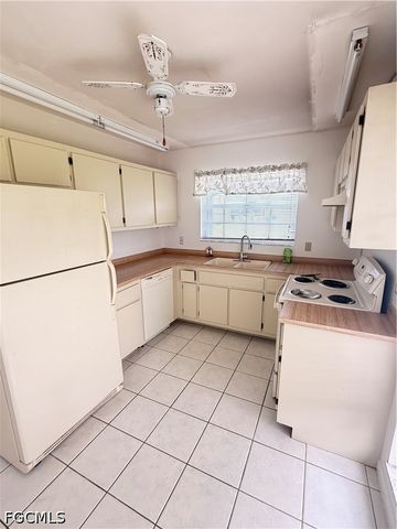 10554 Quincy CT, Lehigh Acres, FL 33936