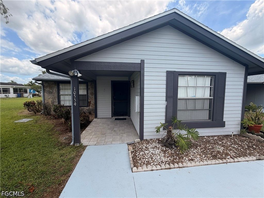 10554 Quincy CT, Lehigh Acres, FL 33936