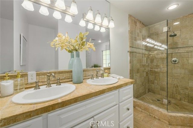 17256 Lemay, Los Angeles, CA 91406