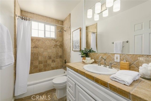 17256 Lemay, Los Angeles, CA 91406