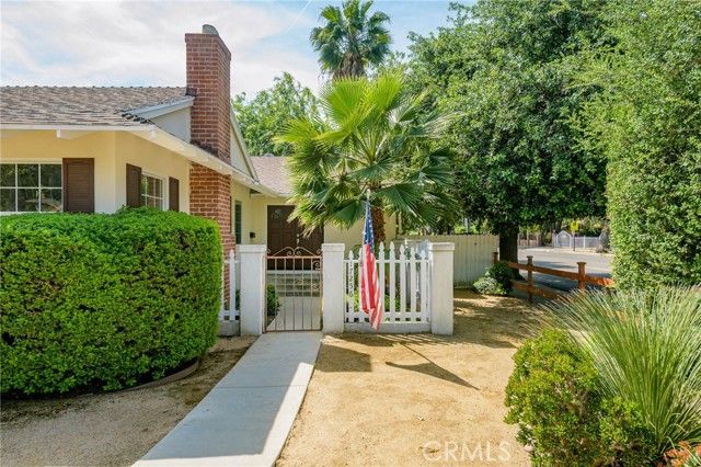 17256 Lemay, Los Angeles, CA 91406