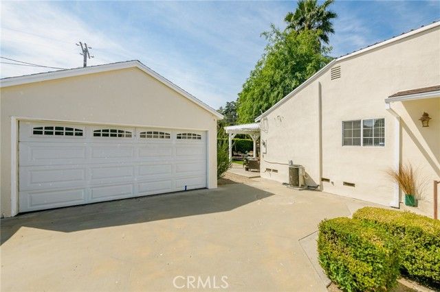 17256 Lemay, Los Angeles, CA 91406