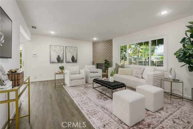 17256 Lemay, Los Angeles, CA 91406