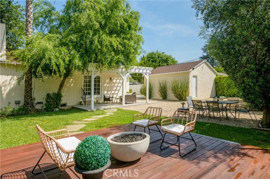 17256 Lemay, Los Angeles, CA 91406