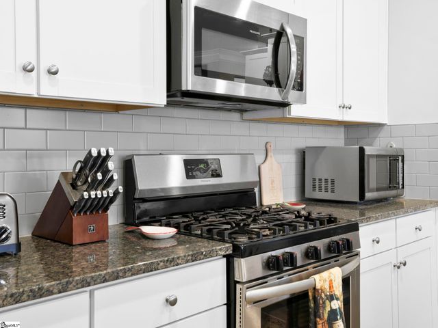 965 Deepwood Court, Boiling Springs, SC 29316