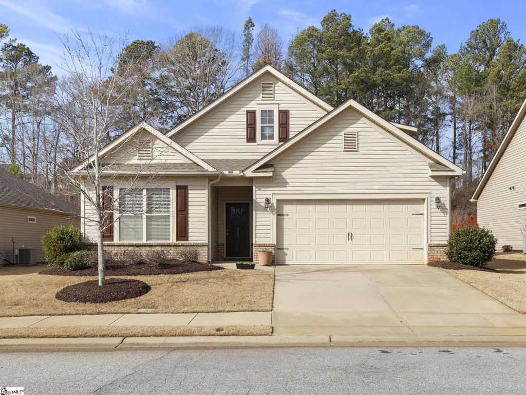 965 Deepwood Court, Boiling Springs, SC 29316
