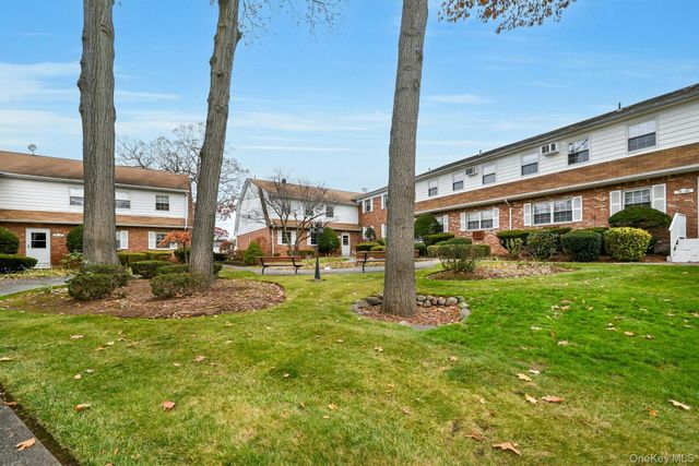 66 Parkside Drive 66, Suffern, NY 10901