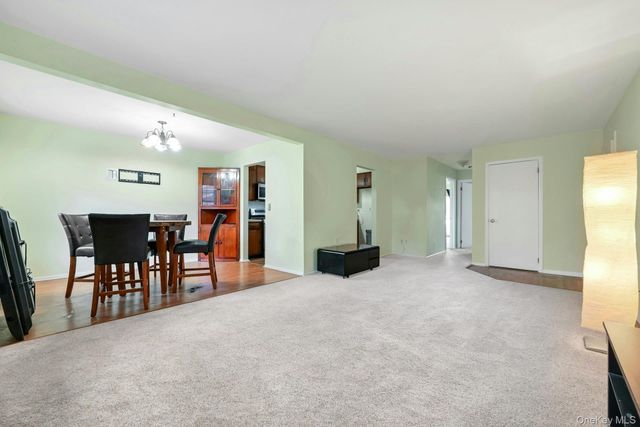 66 Parkside Drive 66, Suffern, NY 10901