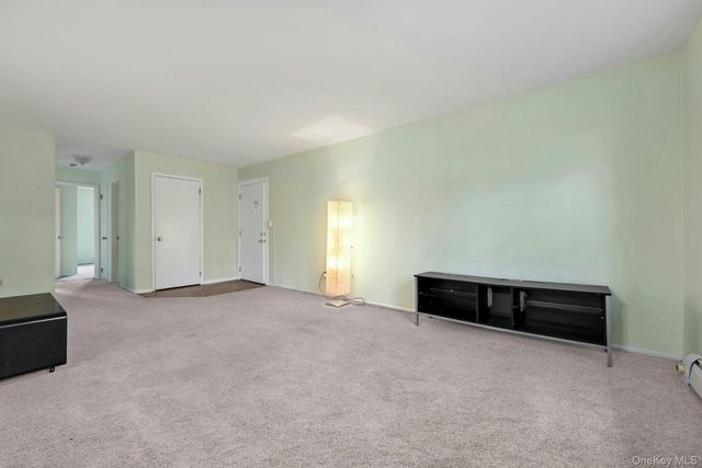 66 Parkside Drive 66, Suffern, NY 10901