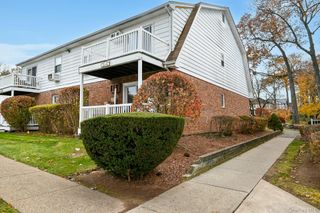 66 Parkside Drive 66, Suffern, NY 10901