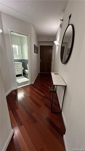 4 Martine Avenue 1416, White Plains, NY 10606