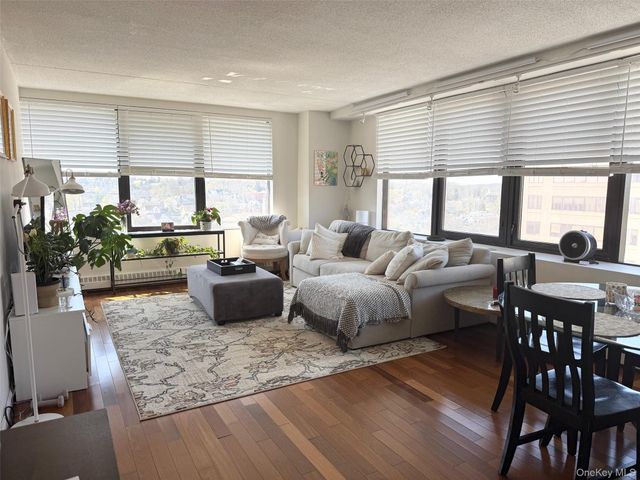 4 Martine Avenue 1416, White Plains, NY 10606