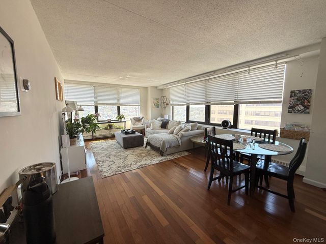 4 Martine Avenue 1416, White Plains, NY 10606