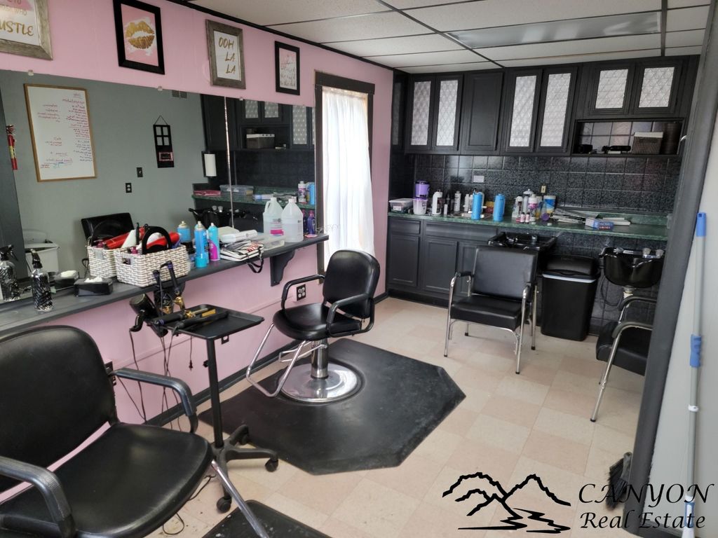 450 Montana Ave, Lovell, WY 82431 photo 4
