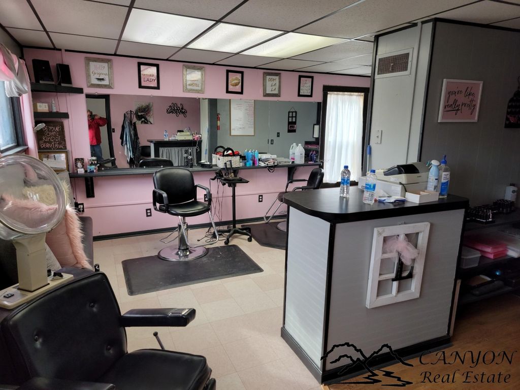 450 Montana Ave, Lovell, WY 82431 photo 5