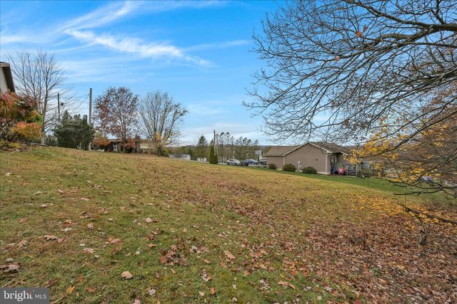 140 - 141 NAVAJO DR, Auburn, PA 17922