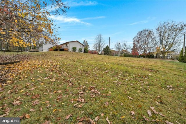 140 - 141 NAVAJO DR, Auburn, PA 17922