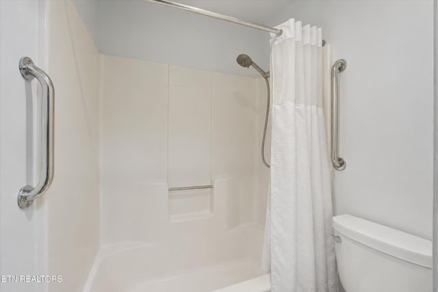 10464 Laura Lee Lane, Knoxville, TN 37922