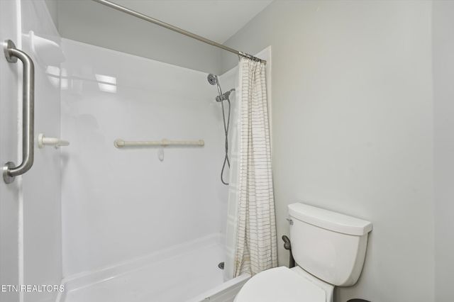 10464 Laura Lee Lane, Knoxville, TN 37922