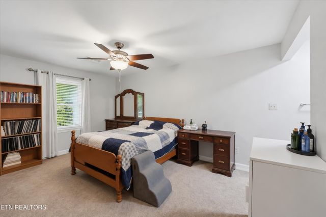10464 Laura Lee Lane, Knoxville, TN 37922