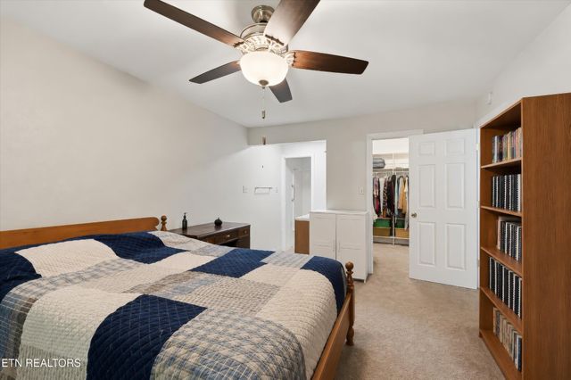 10464 Laura Lee Lane, Knoxville, TN 37922