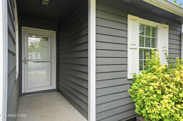 10464 Laura Lee Lane, Knoxville, TN 37922