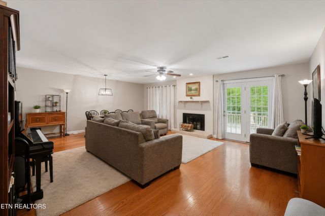 10464 Laura Lee Lane, Knoxville, TN 37922