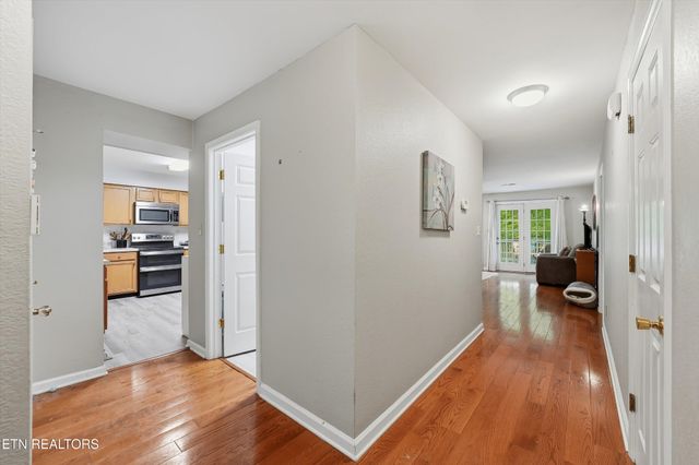 10464 Laura Lee Lane, Knoxville, TN 37922