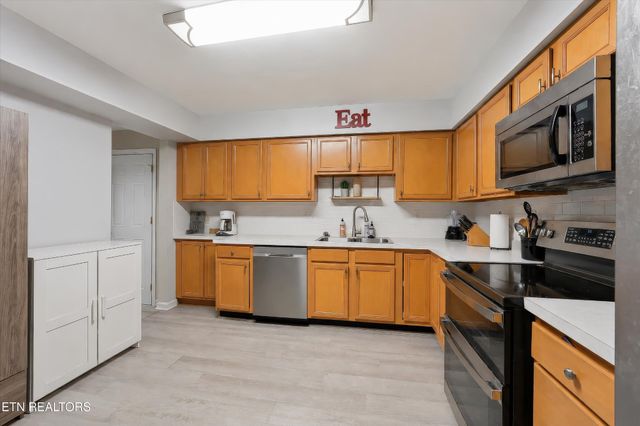 10464 Laura Lee Lane, Knoxville, TN 37922
