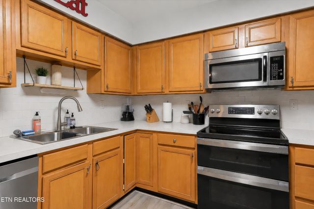 10464 Laura Lee Lane, Knoxville, TN 37922