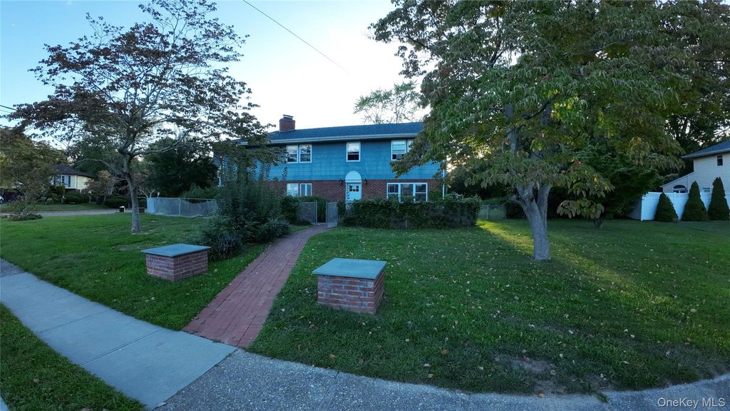 82 Yale Avenue, Oakdale, NY 11769 — exterior