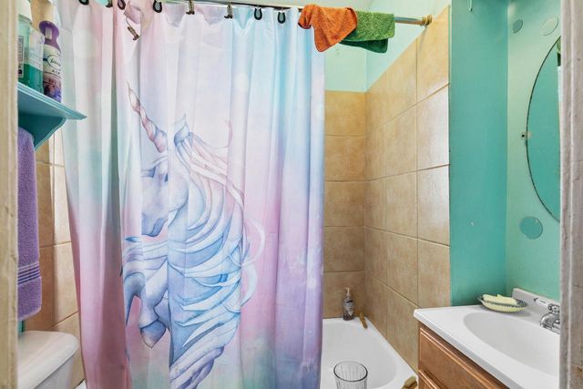 6410 W National AVENUE, West Allis, WI 53214