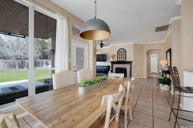 823 Peg Oak, San Antonio, TX 78258