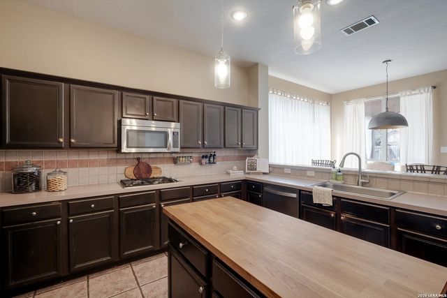 823 Peg Oak, San Antonio, TX 78258