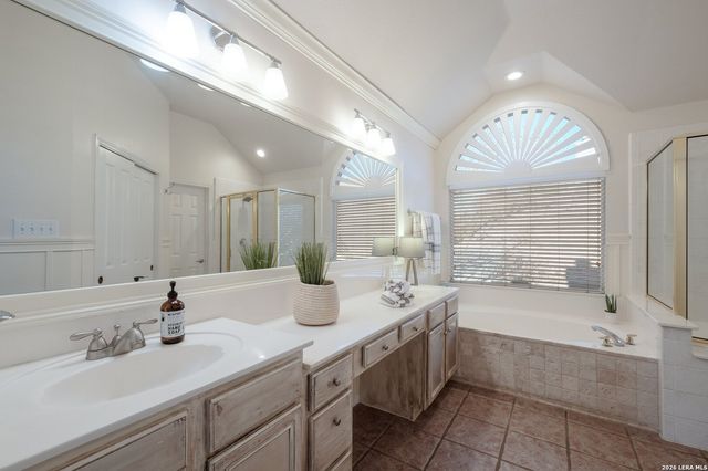 823 Peg Oak, San Antonio, TX 78258