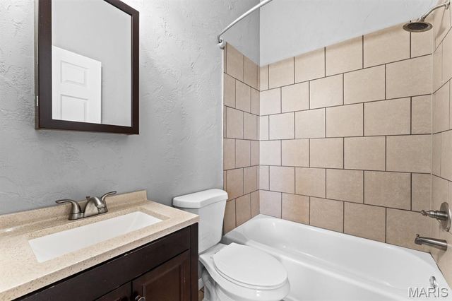 719 Centreville Avenue, Belleville, IL 62220