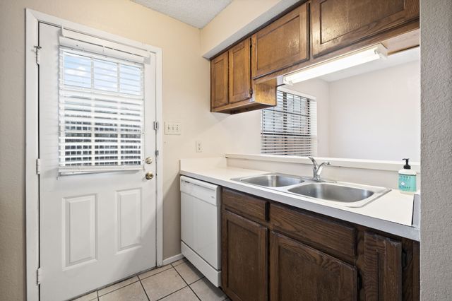 929 W Hickory Street A15, Denton, TX 76201