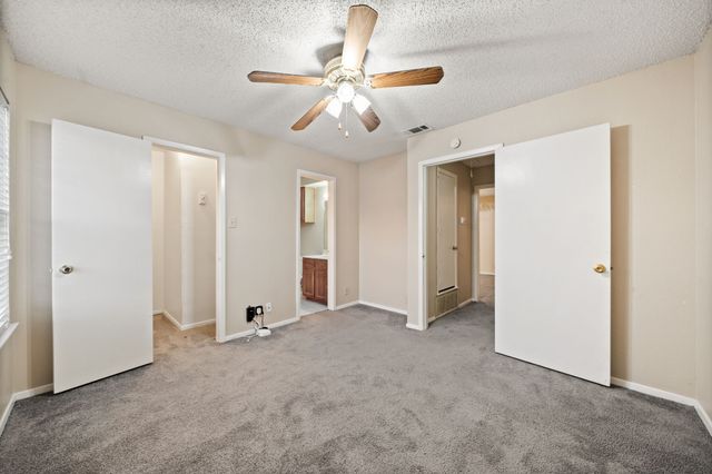 929 W Hickory Street A15, Denton, TX 76201