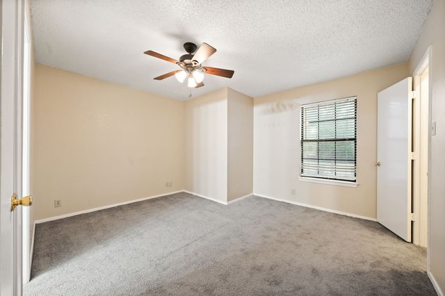 929 W Hickory Street A15, Denton, TX 76201