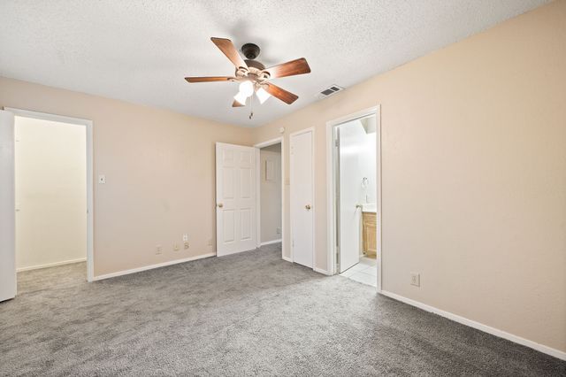 929 W Hickory Street A15, Denton, TX 76201