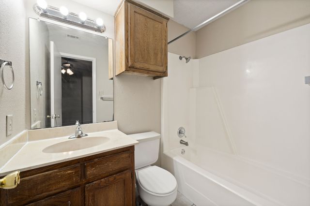 929 W Hickory Street A15, Denton, TX 76201